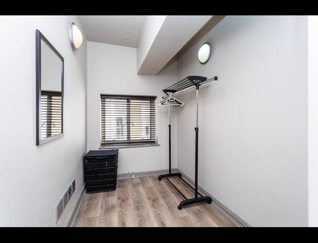 2 BEDROOM APARTMENT RENTED IN CAPE TOWN CITY CENTRE